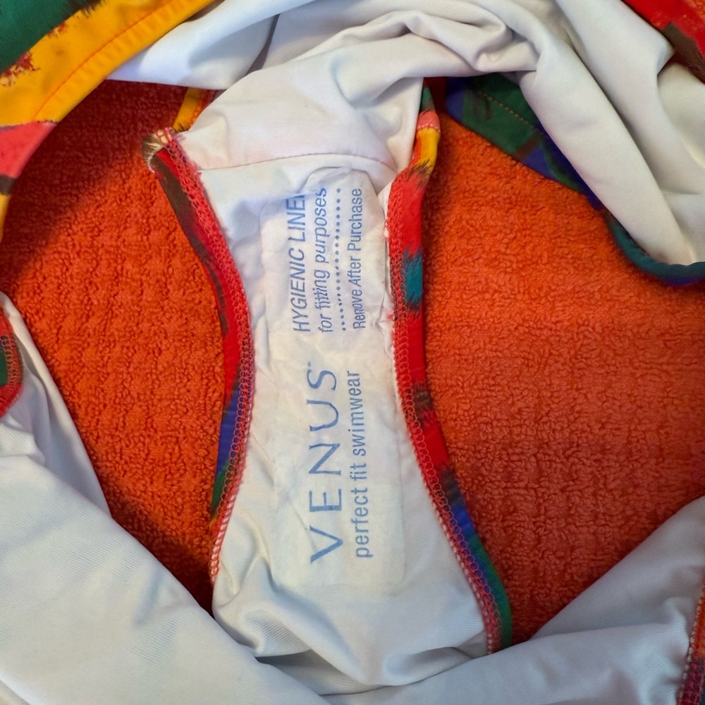 VENUS Colorful Strapless Swimwear - Picture 5 of 6